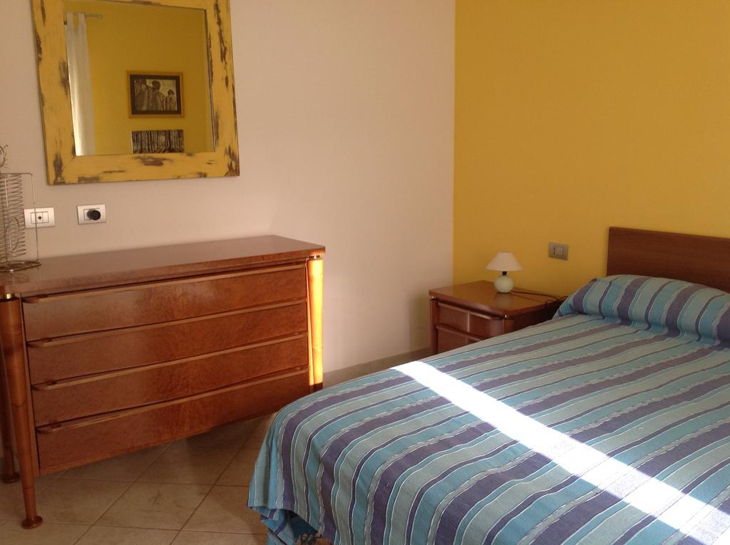 Hotel Gli Ulivi Орозей Екстер'єр фото